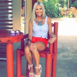 Meet your Posher, Tiffany